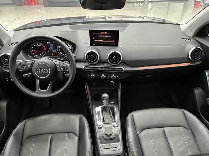 Audi Q2L