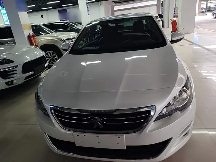Peugeot 408