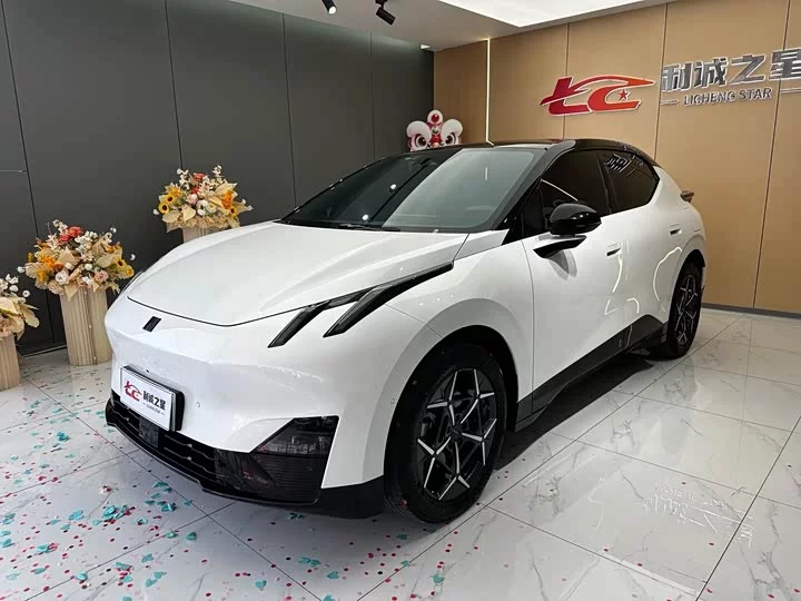 Lynk & Co Z20
