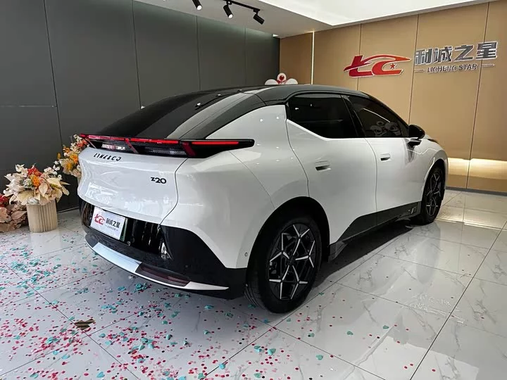 Lynk & Co Z20