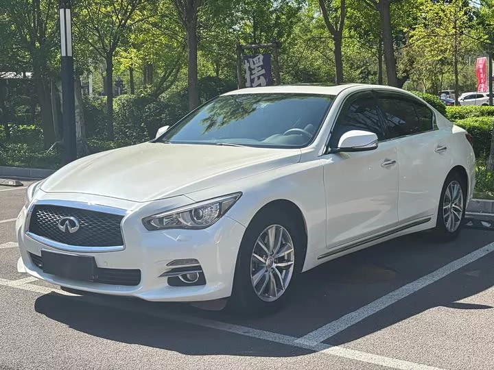 Infiniti Q50L