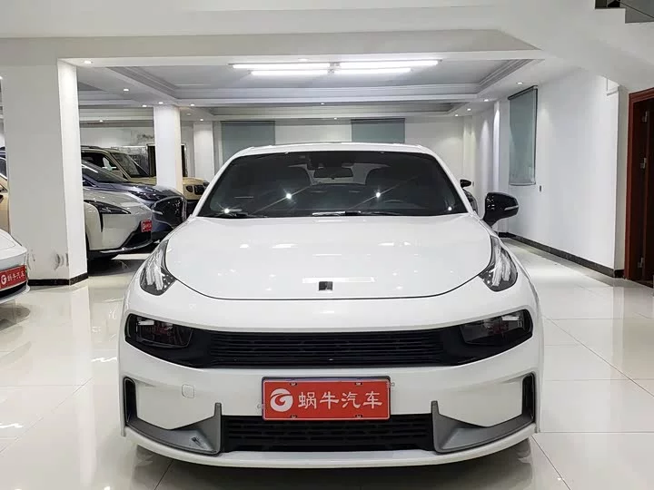 Lynk & Co 03