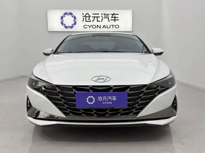 Hyundai Elantra