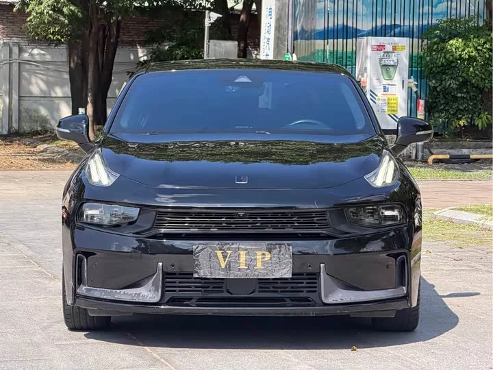 Lynk & Co 03