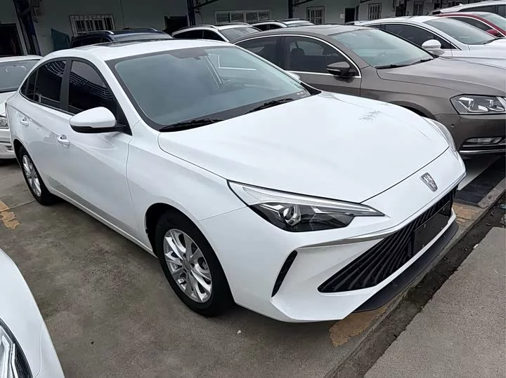 Roewe i5