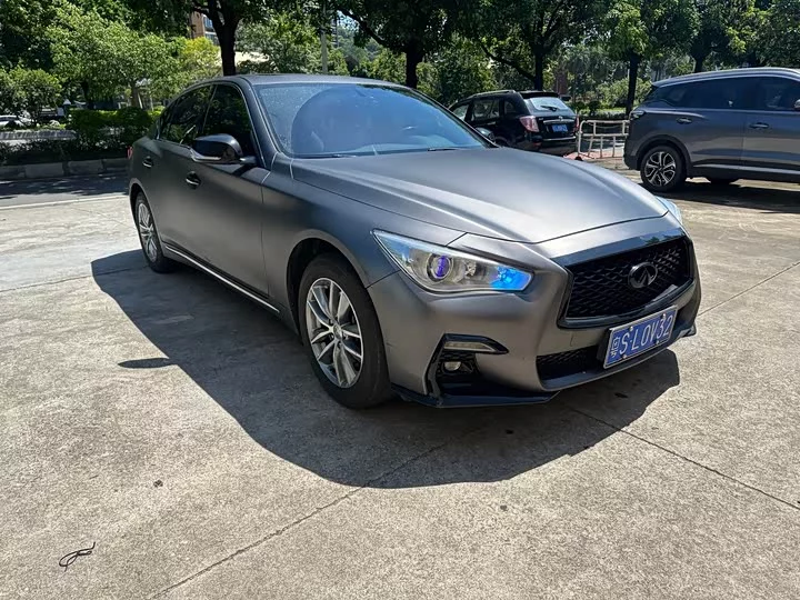 Infiniti Q50L