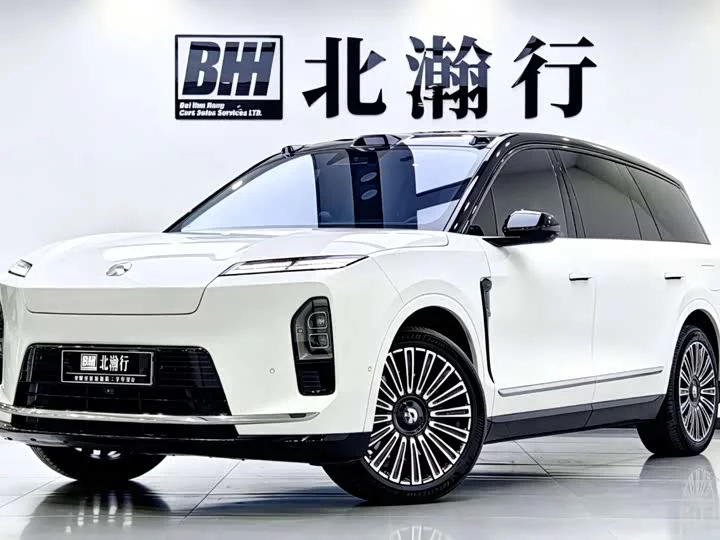 NIO ES8