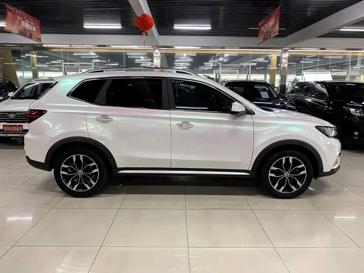 Roewe RX5