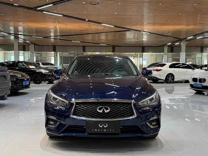 Infiniti Q50L