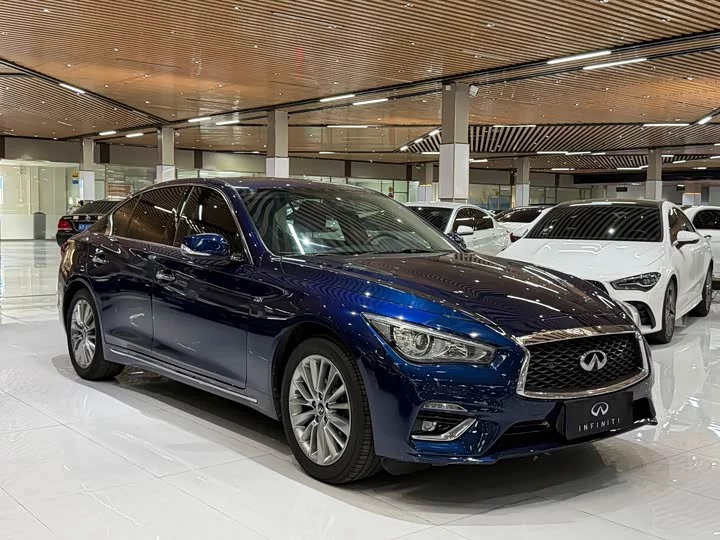 Infiniti Q50L