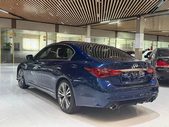 Infiniti Q50L