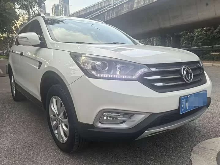 Dongfeng AX7
