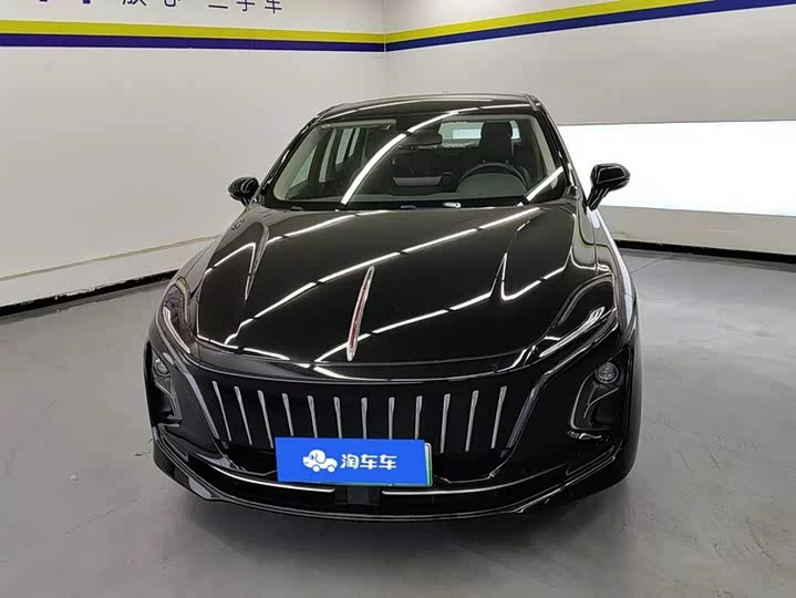 Hongqi E-QM5