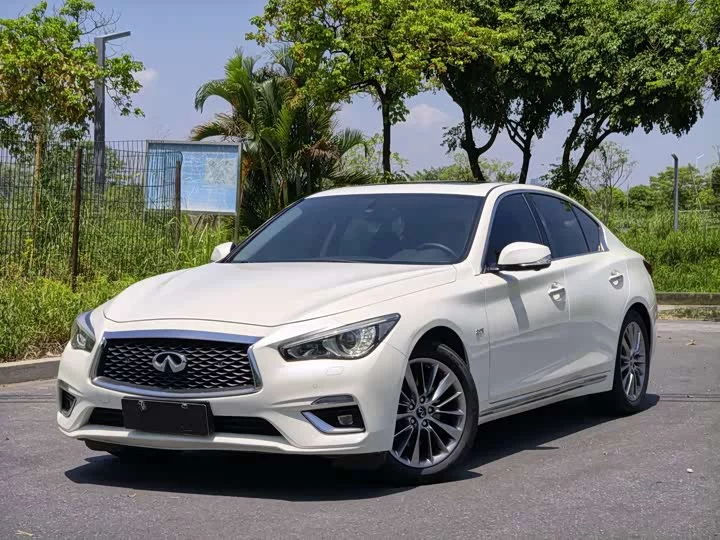 Infiniti Q50L