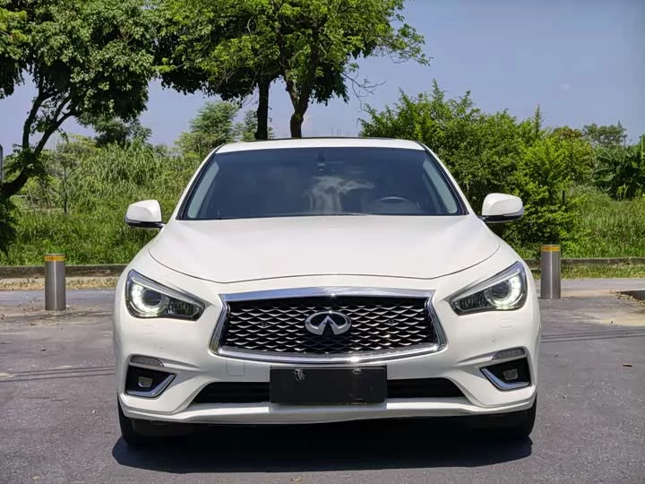 Infiniti Q50L