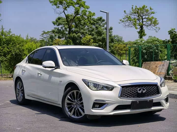 Infiniti Q50L