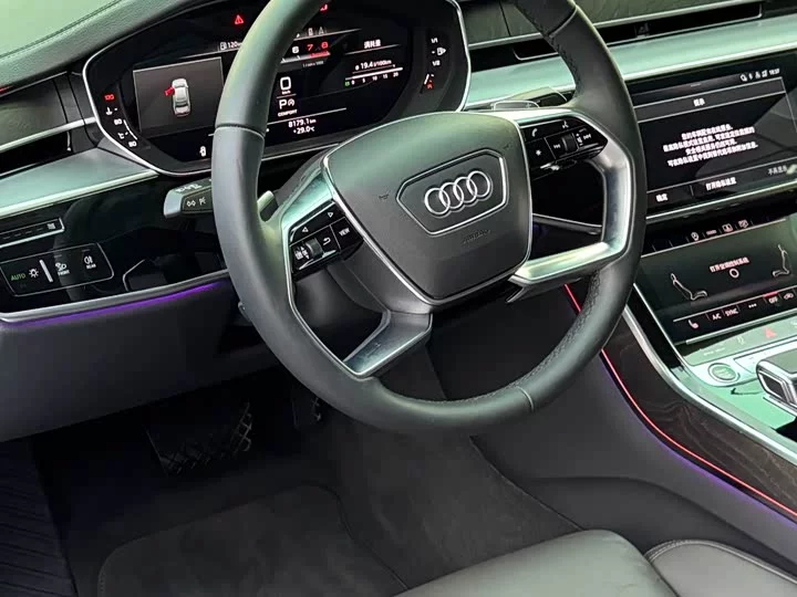 Audi A8