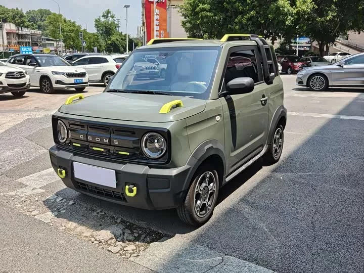 Geely panda
