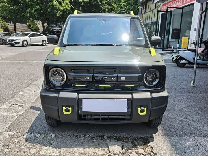 Geely panda