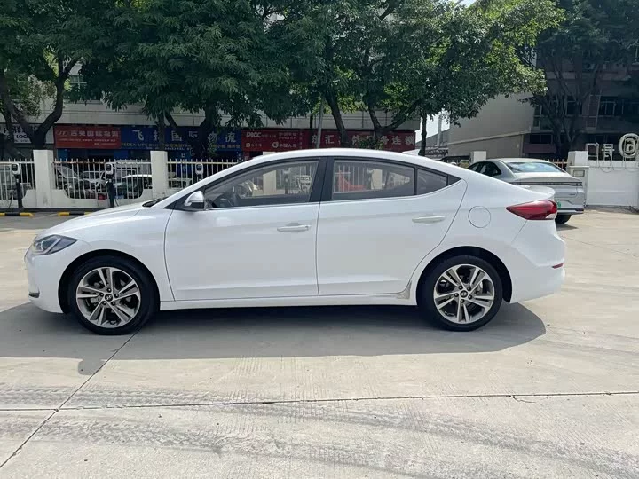 Hyundai lead