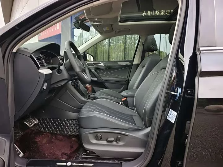 Volkswagen Tiguan L