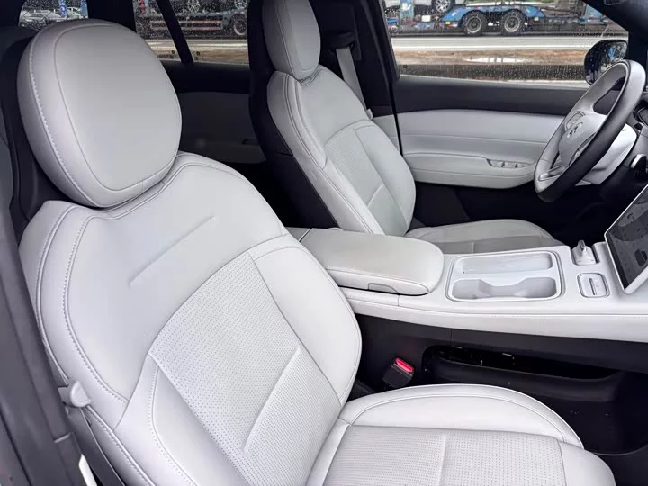 NIO ES6