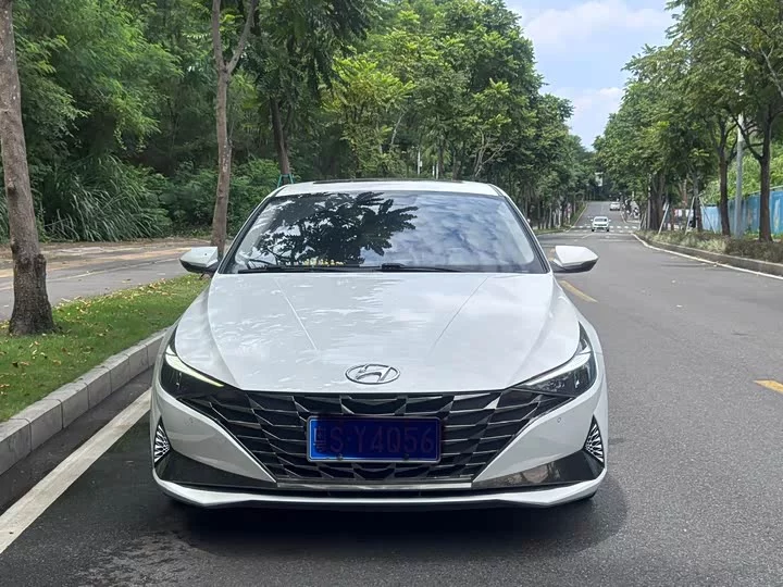 Hyundai Elantra