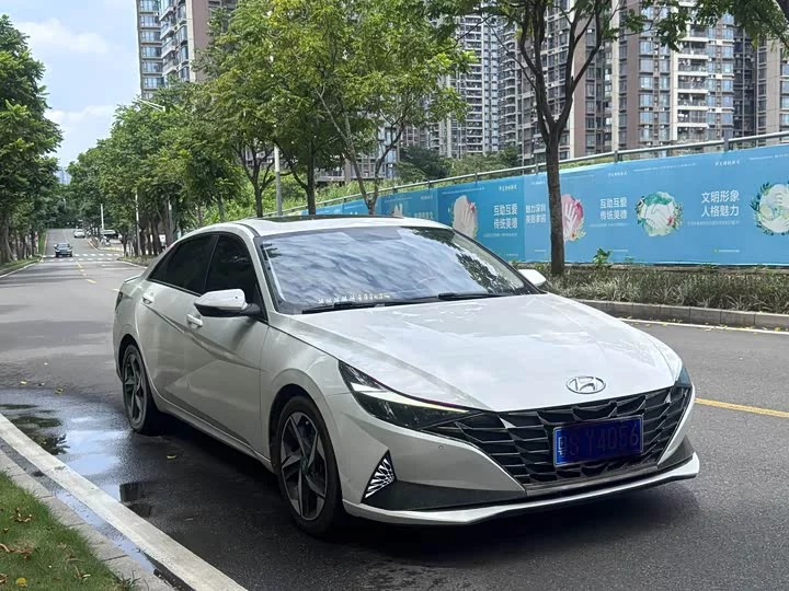 Hyundai Elantra