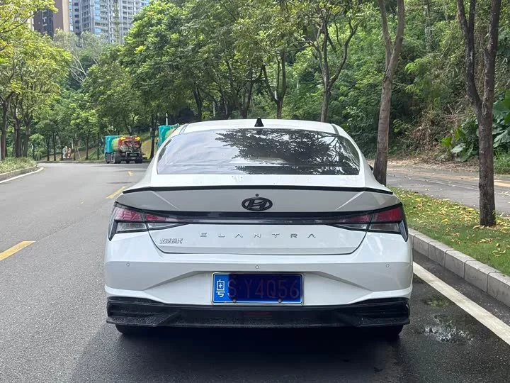 Hyundai Elantra