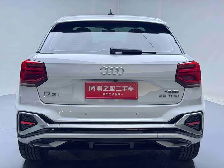 Audi Q2L