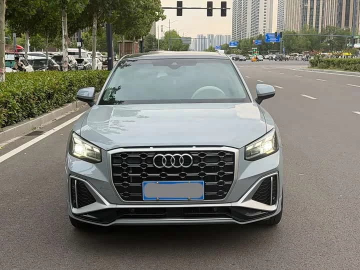 Audi Q2L