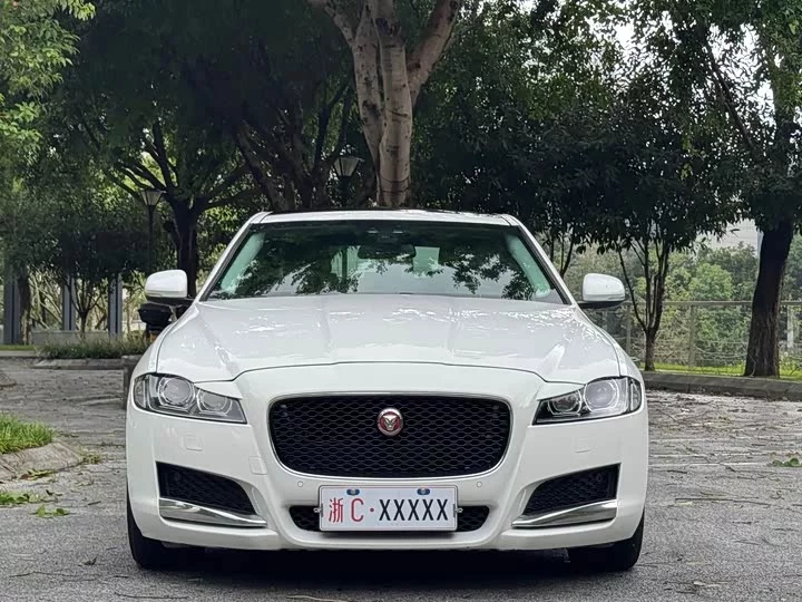 Jaguar XFL