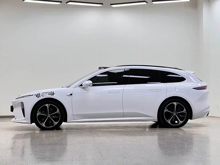 NIO ET5T