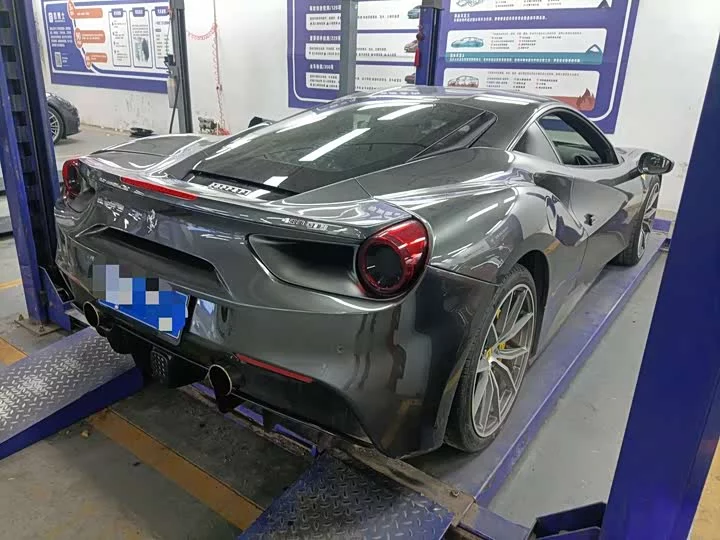 ferrari 488