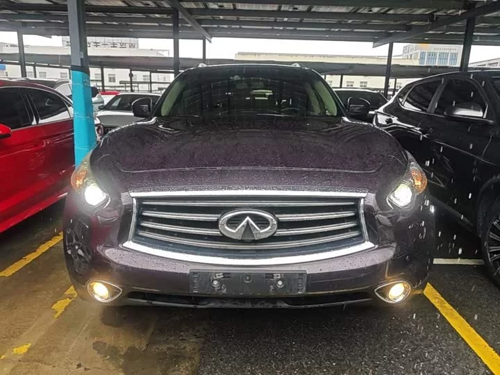 Infiniti QX70