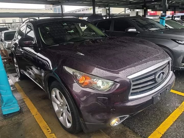Infiniti QX70