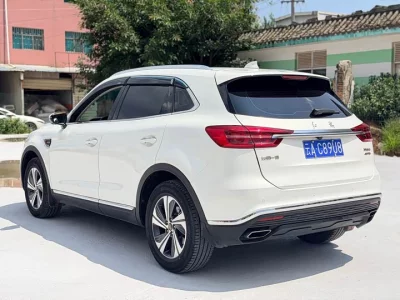 Hongqi HS5
