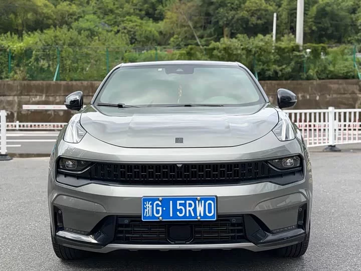 Lynk & Co 05