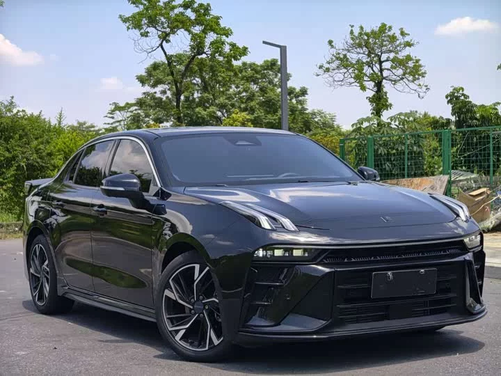 Lynk & Co 03