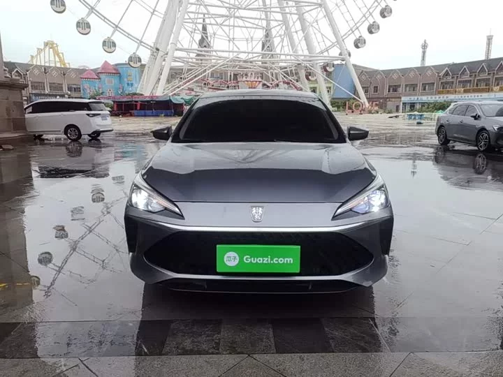 Roewe i5