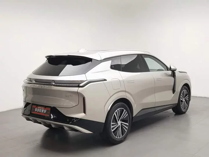 Lynk & Co 08 EM-P