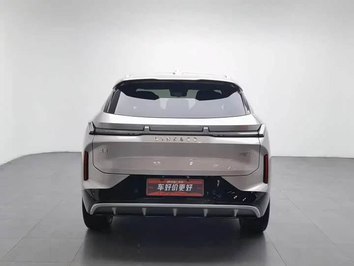 Lynk & Co 08 EM-P