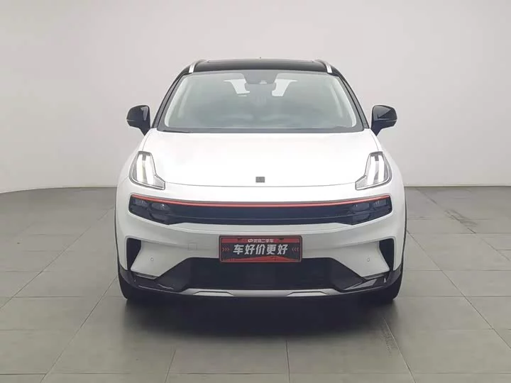 Lynk & Co 06