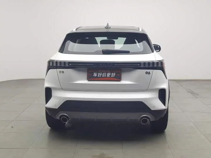 Lynk & Co 06