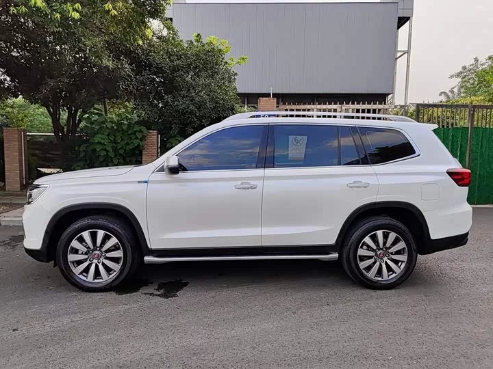 Roewe RX8