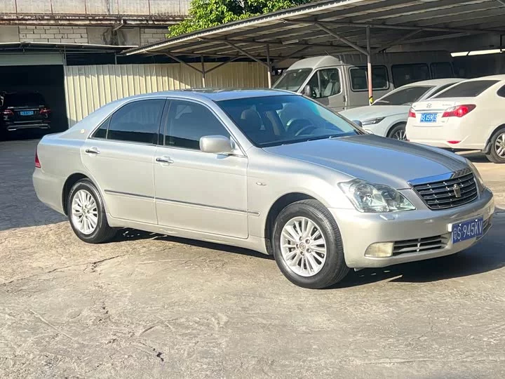 Toyota crown