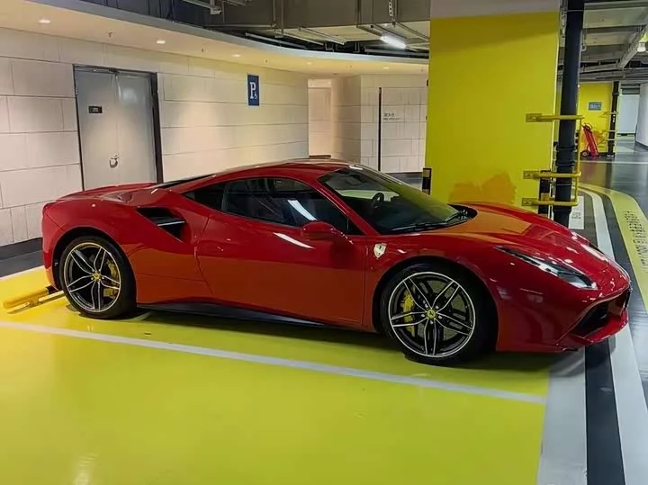 ferrari 488