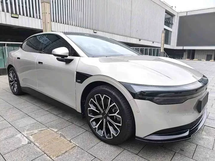 ZEEKR 007