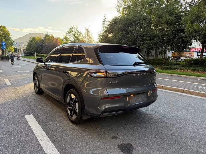 Geely Galaxy E5