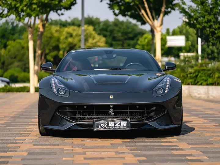 ferrari F12berlinetta